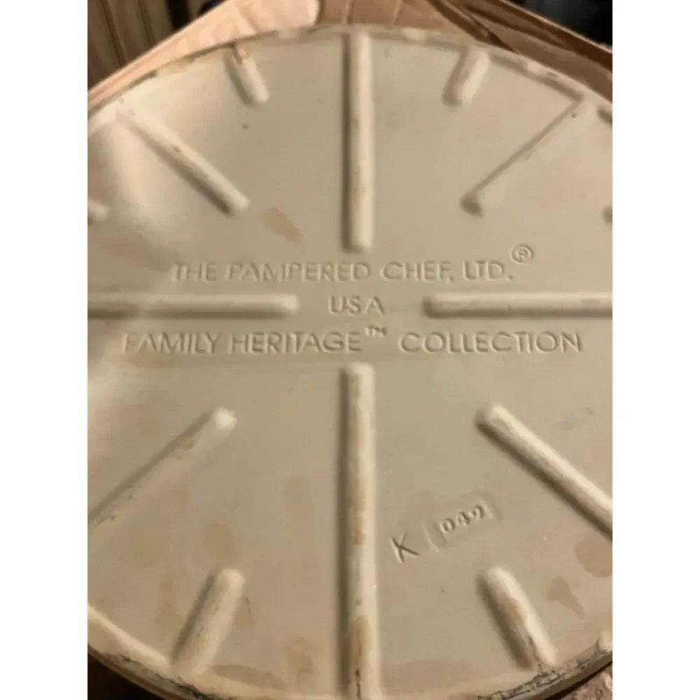 Pampered Chef Family Heritage Collection Stone Cookware 15”